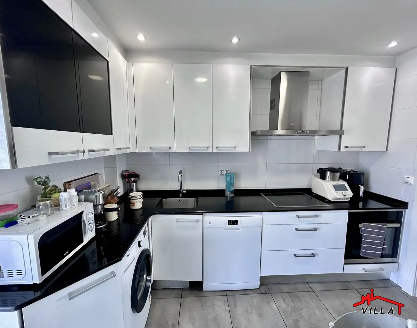 Cocina de Piso en venta en Laredo con Calefacción y Terraza