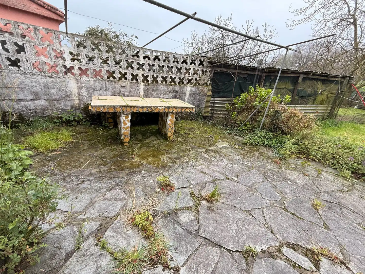 Terrasse von Einfamilien-Reihenhaus zum Verkauf in Rasines mit Privatgarten, Terrasse und Abstellraum