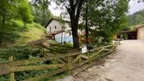 Vista exterior de Casa o xalet en venda en Zegama amb Calefacció, Jardí privat i Traster