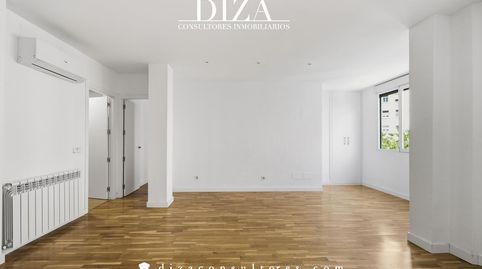 Foto 4 de Piso de alquiler en De Antonio Arias, Niño Jesús, Madrid Capital