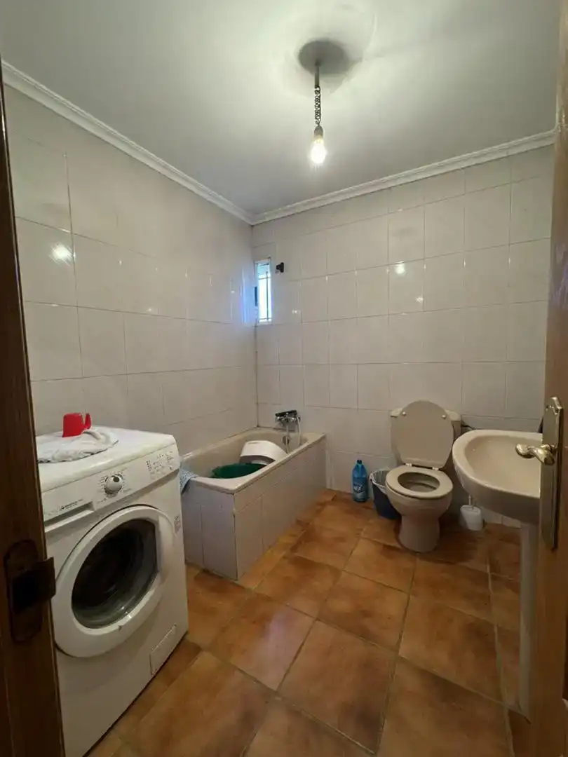 Bany de Casa o xalet en venda en Castro Caldelas amb Jardí privat, Traster i Moblat