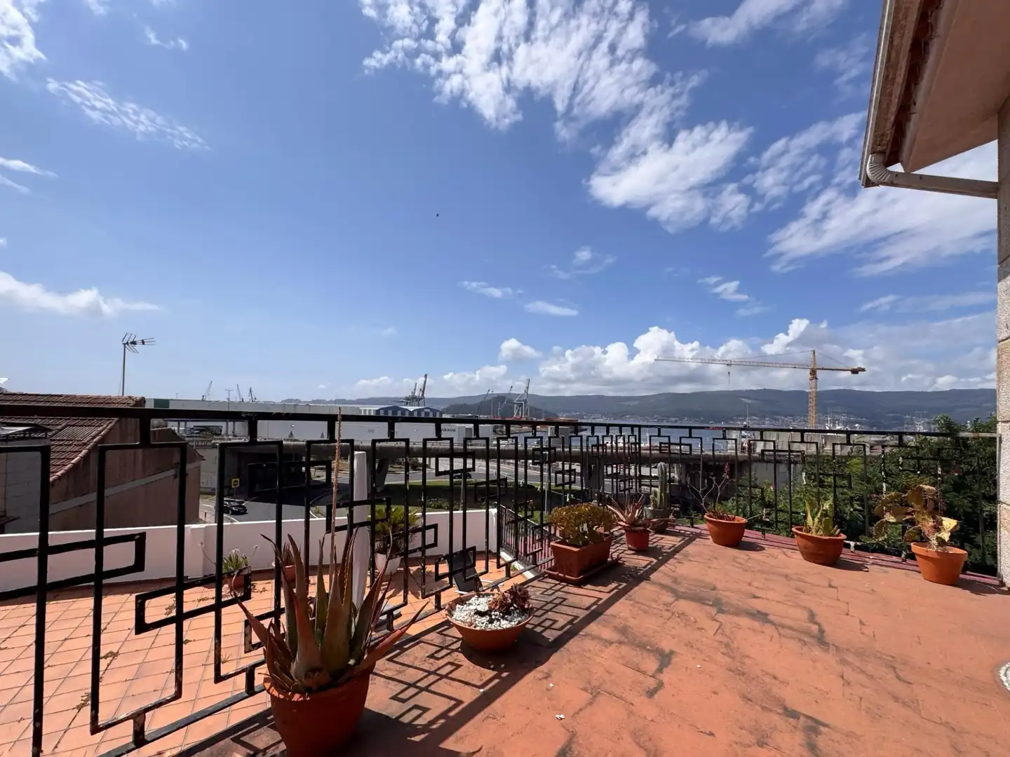 Terrassa de Casa o xalet en venda en Pontevedra Capital  amb Calefacció, Terrassa i Balcó