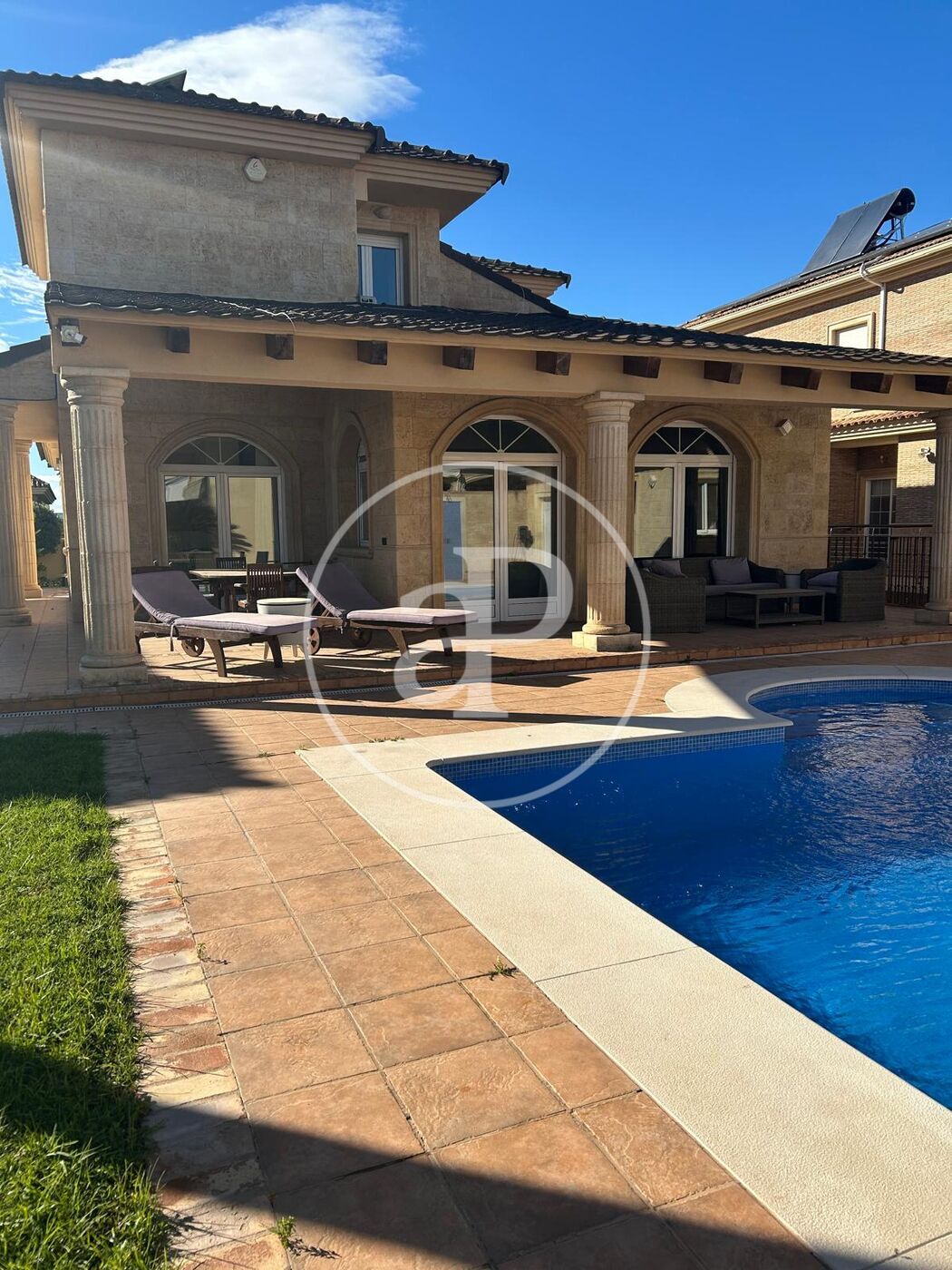 Piscina de Casa o xalet de lloguer en L'Eliana amb Aire condicionat, Calefacció i Jardí privat