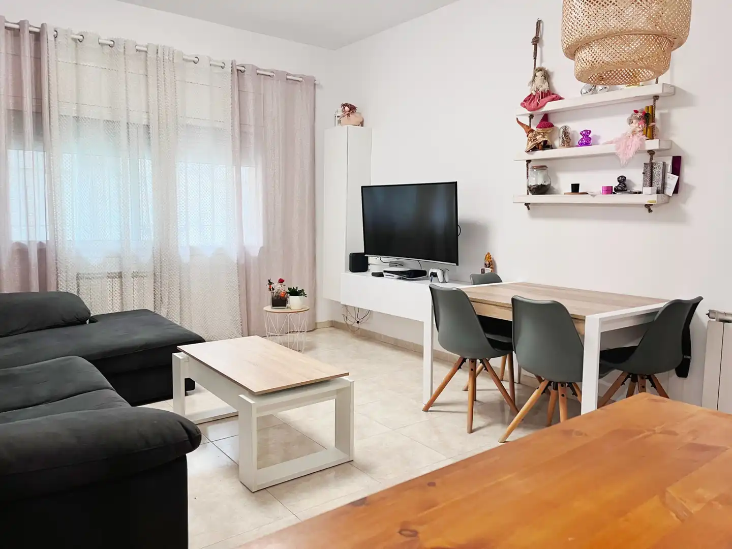 Living room of Flat for sale in Girona
