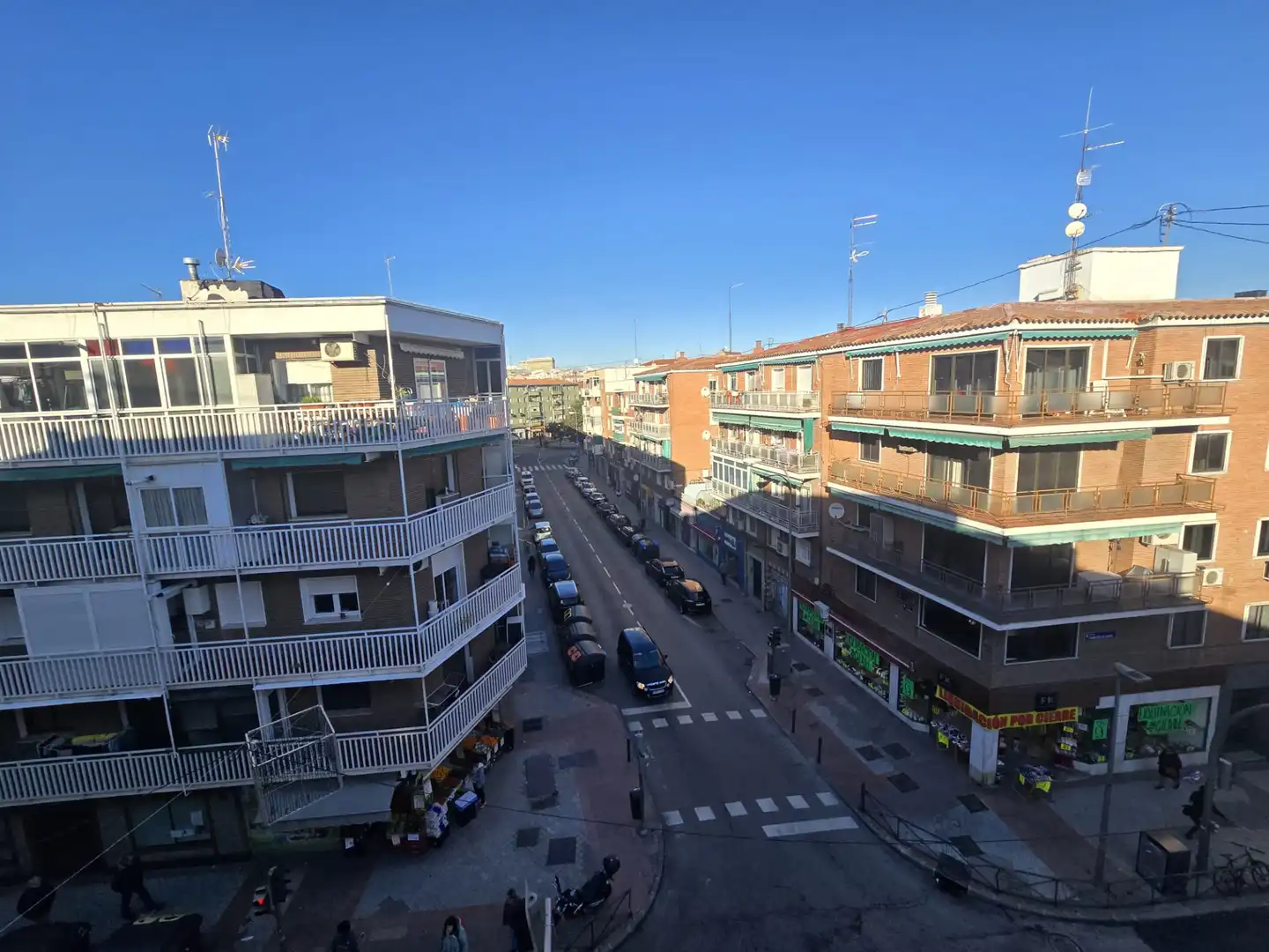 Vista exterior de Piso en venta en Madrid con Calefacción