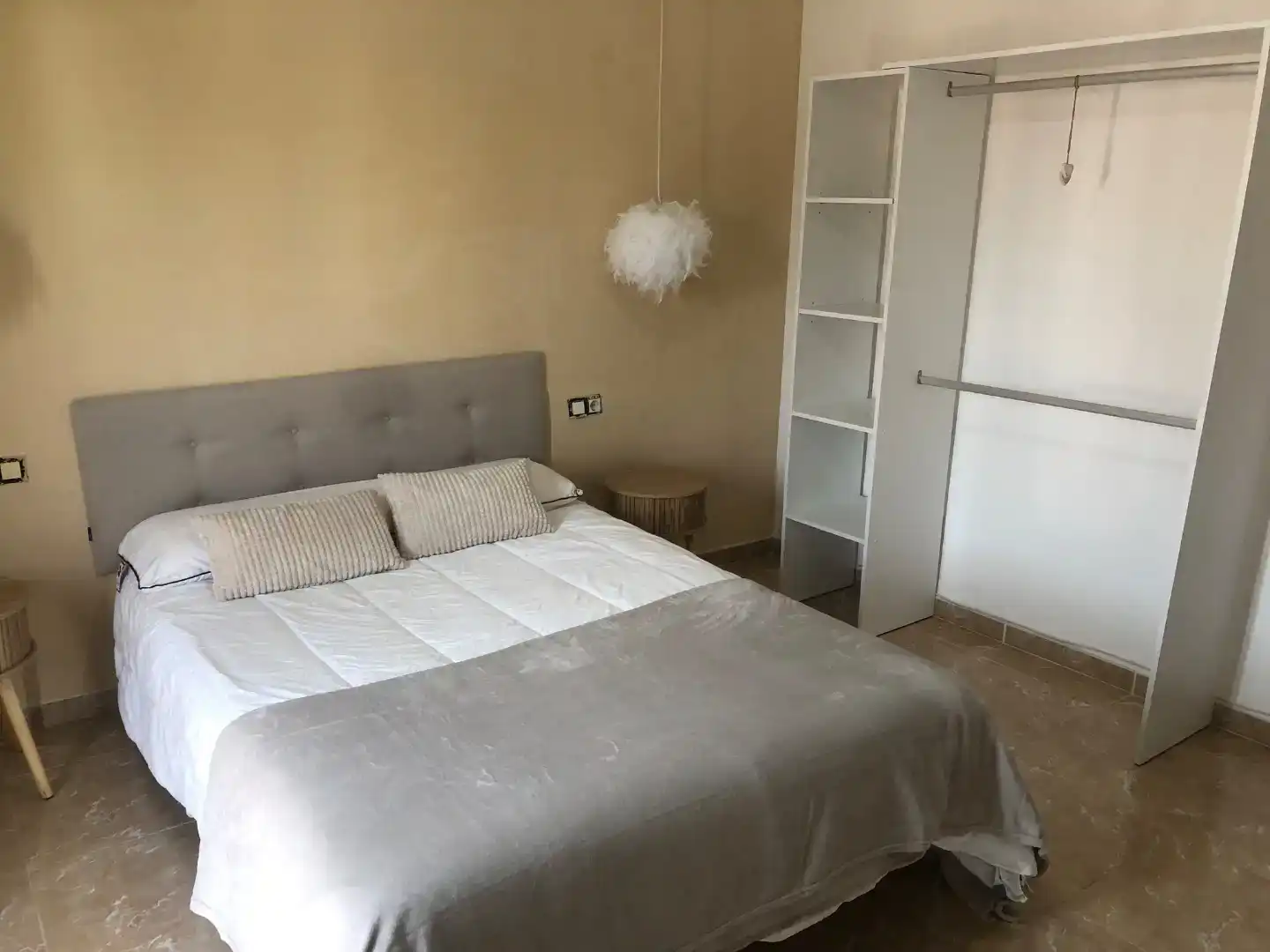 Bedroom of Flat for share in Avenida Alemania-Italia