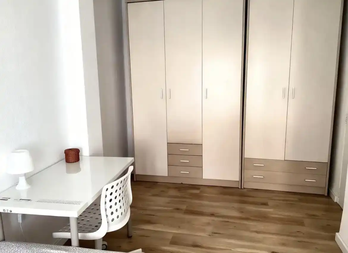 Bedroom of Flat for rent in Badalona