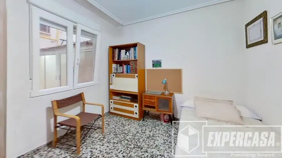 Flat with lift for sale in El Pla del Real, imagen 3