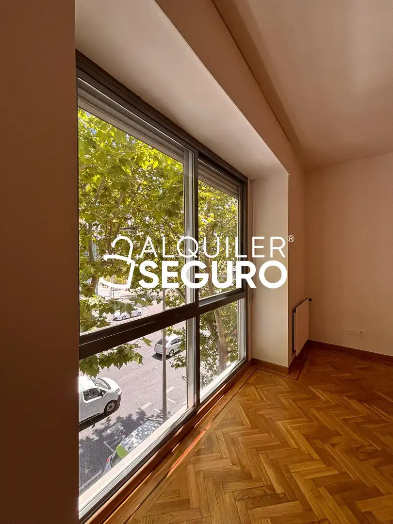 Vista exterior de Piso de alquiler en Madrid con Aire acondicionado y Calefacción