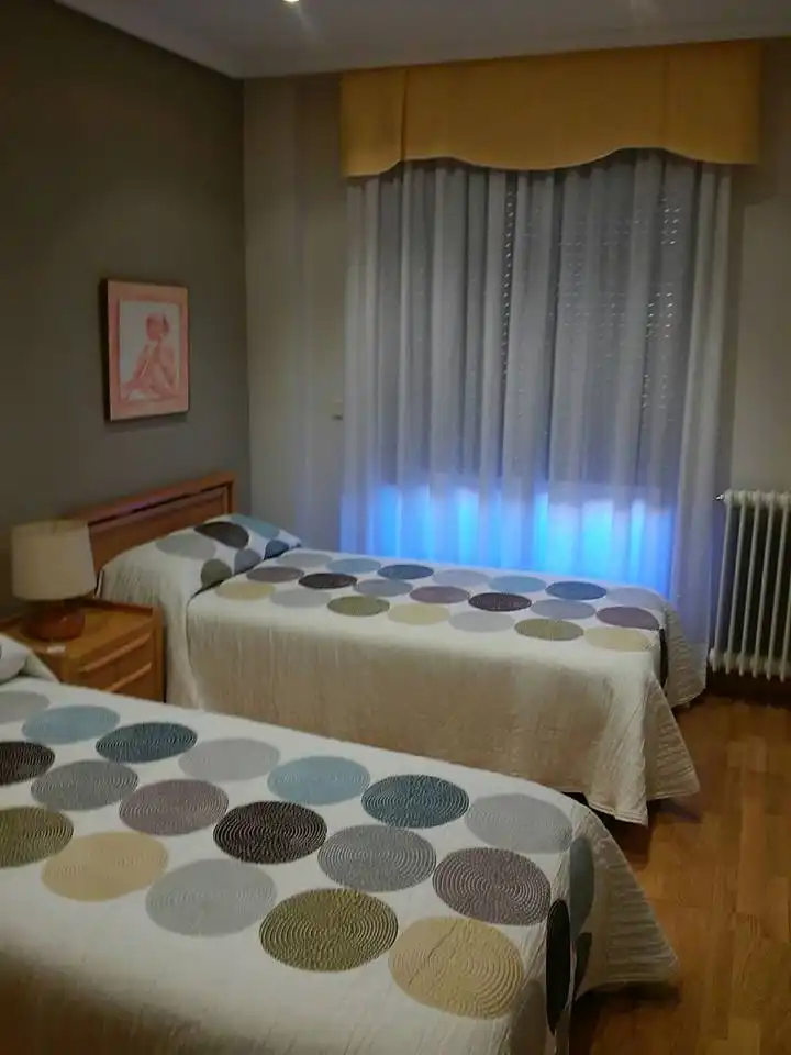 Habitación de Apartamento en venta en Cuenca con Calefacción, Parquet y Terraza
