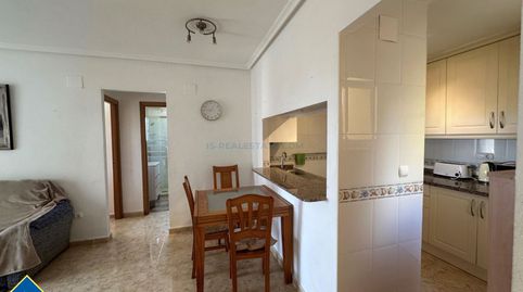 Apartamento con piscina comunitaria, en la provincia de Alicante, en la ciudad de Torrevieja. 2 habitaciones | 76 m² | 800 metros, imatge 4