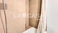 Bathroom of Duplex for sale in Badalona  with Terrace, Storage room and Balcony