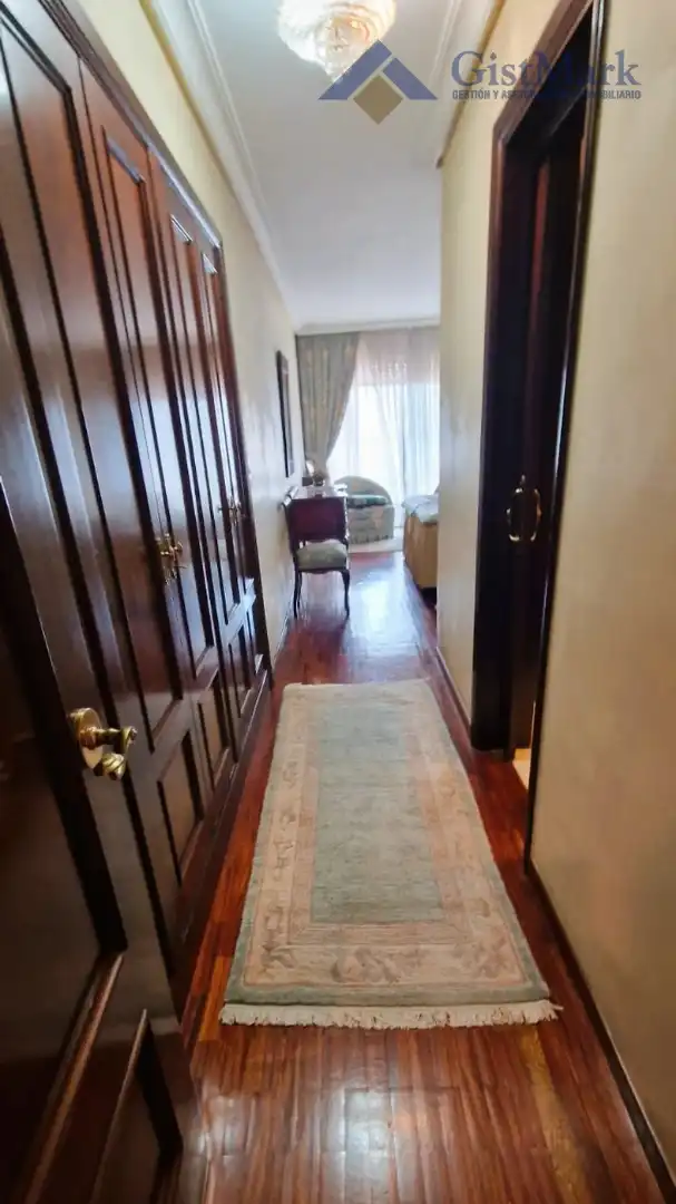 Piso en venta en Vigo  con Calefacción, Parquet y Terraza