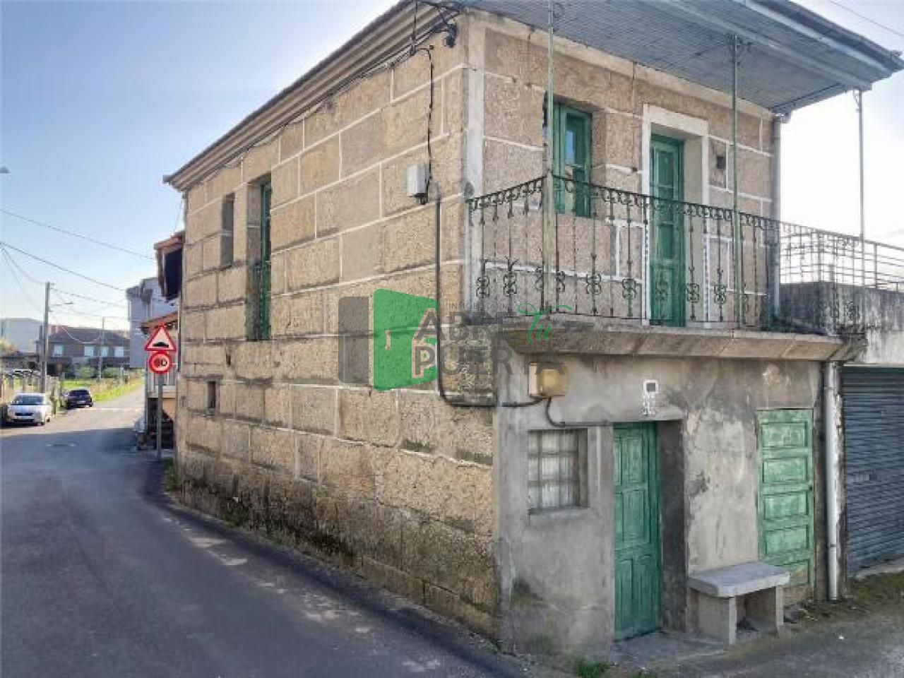 Vista exterior de Casa adosada en venta en San Cibrao das Viñas con Terraza