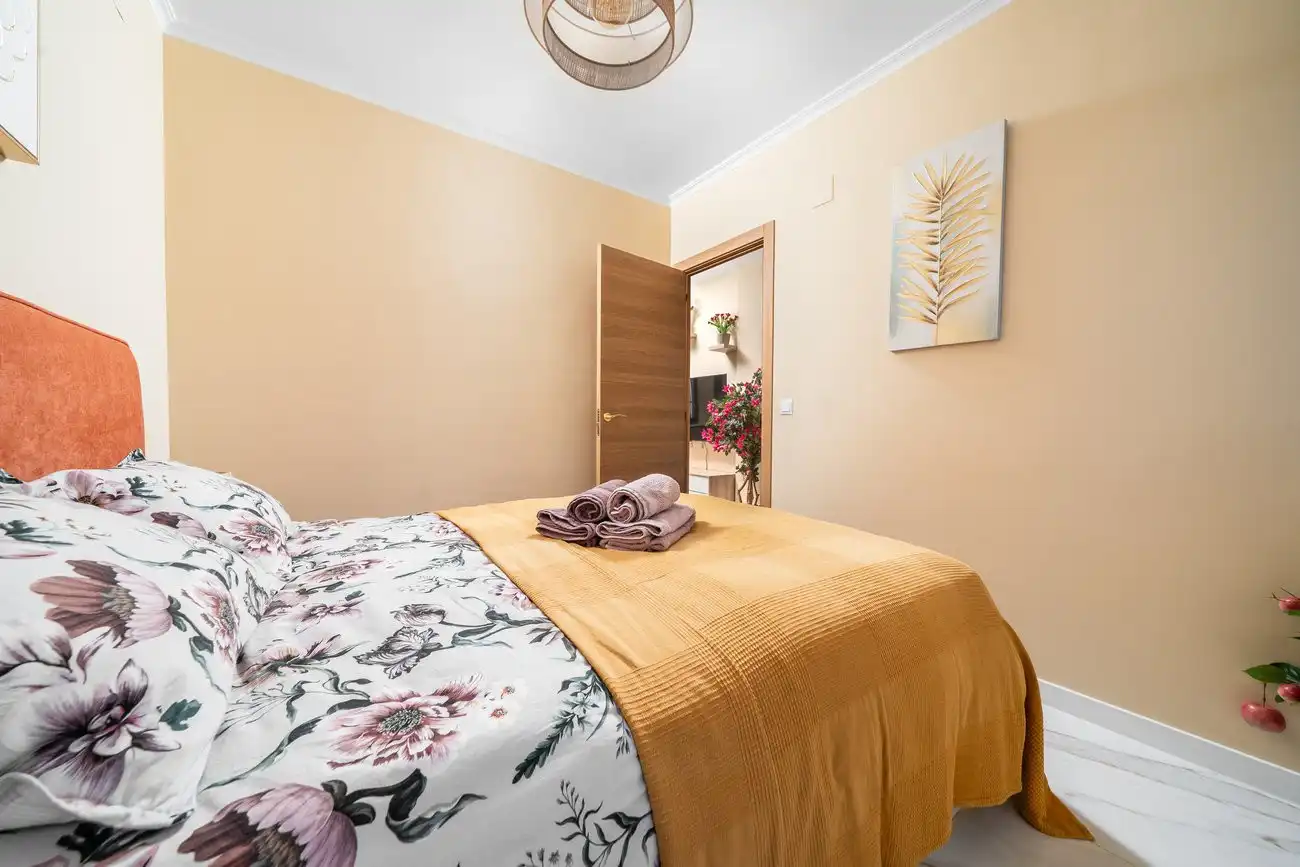 Habitación de Apartamento en venta en Torrevieja con Aire acondicionado, Piscina y Amueblado