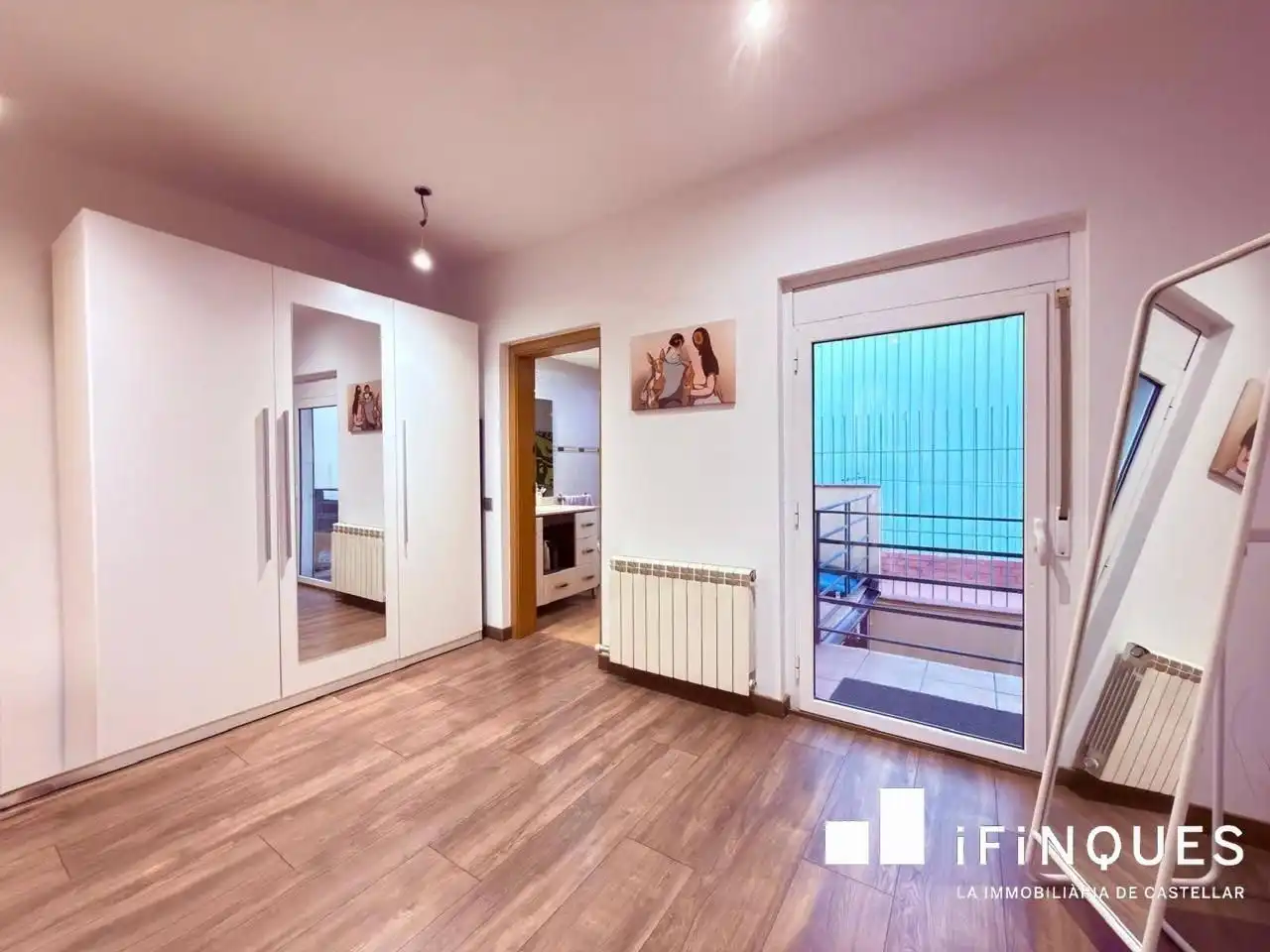 Sala d'estar de Casa o xalet en venda en Terrassa amb Terrassa i Internet
