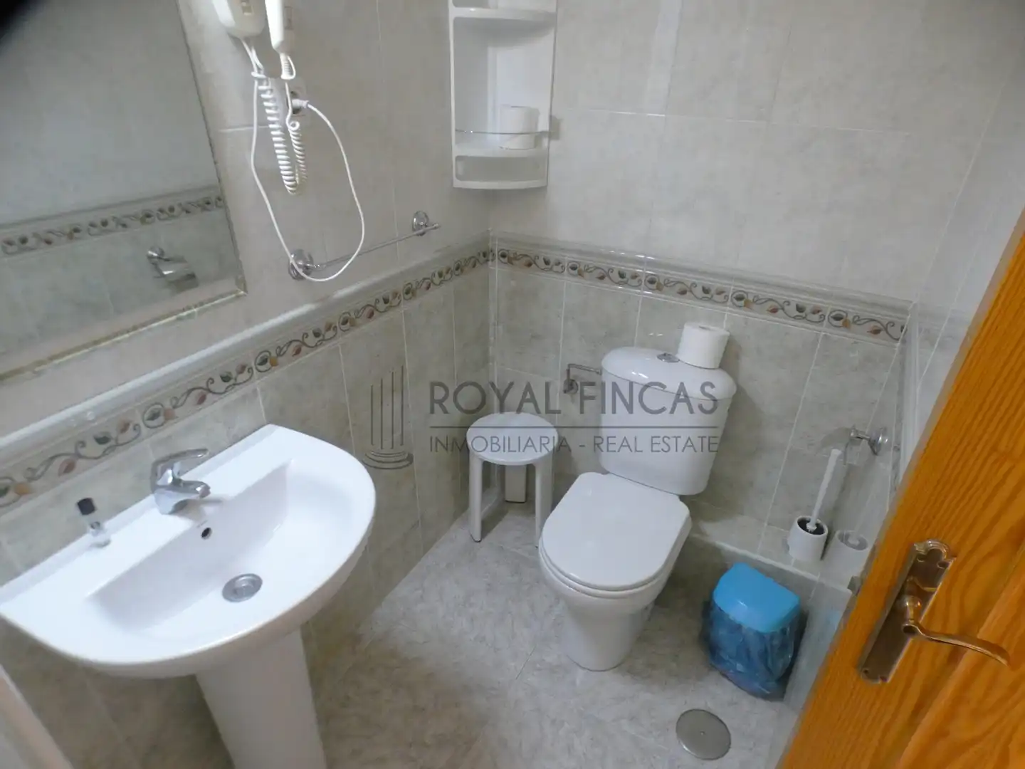 Bathroom of Study for sale in Benalmádena  with Air Conditioner, Heating and Terrace