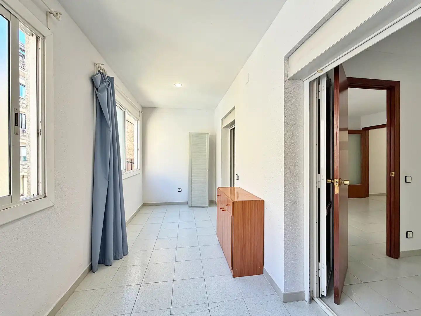 Flat for sale in Barcelona  with Air Conditioner and Balcony