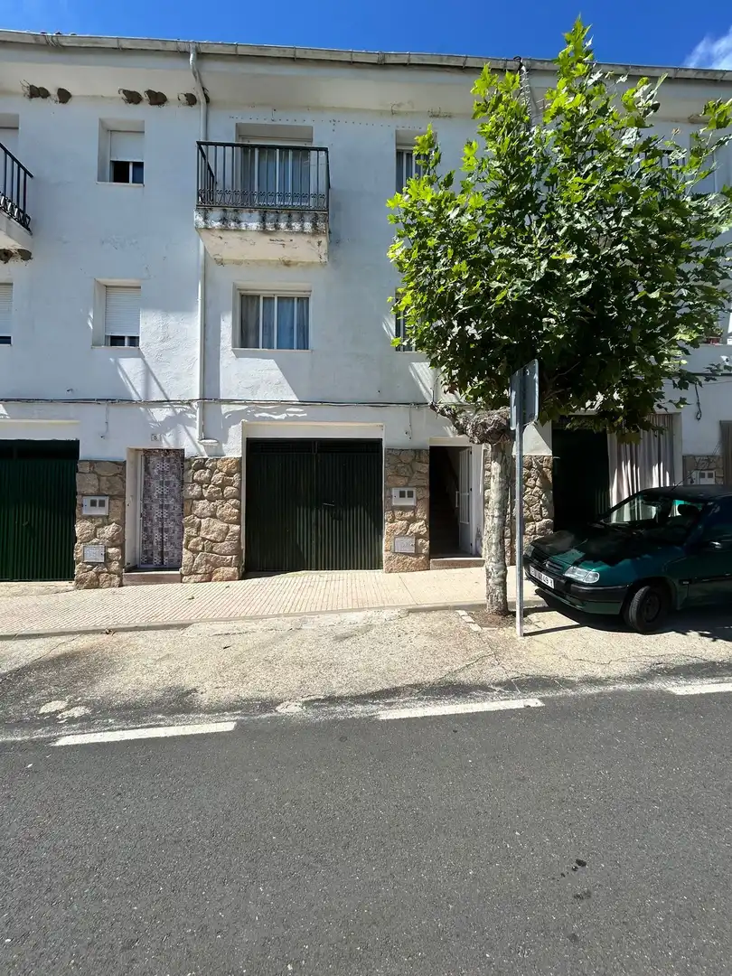 Vista exterior de Dúplex en venda en Villamiel amb Moblat