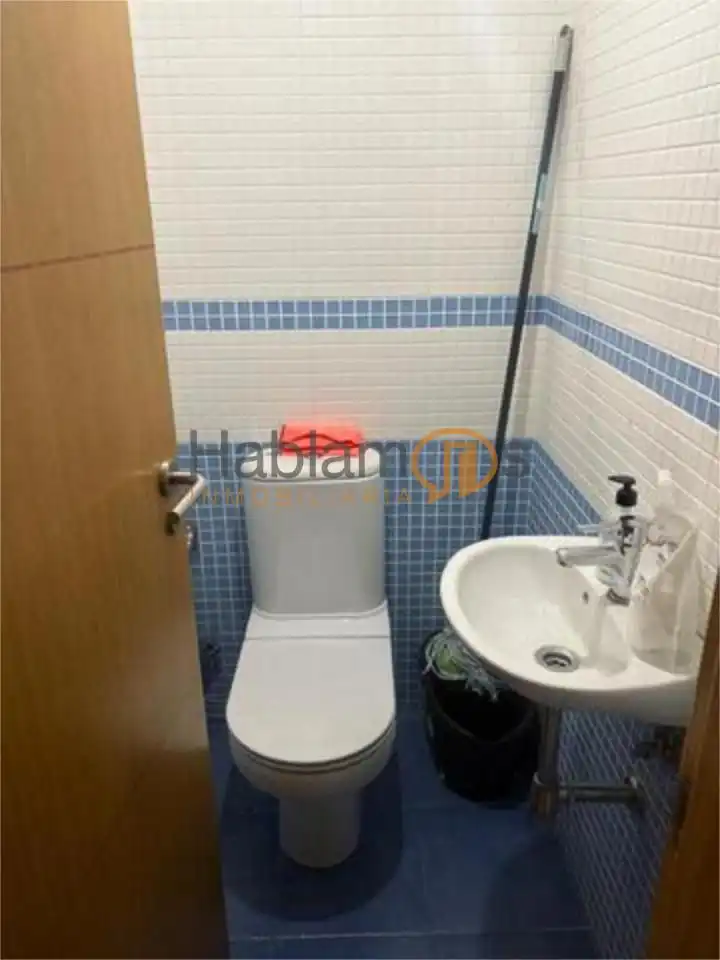 Baño de Piso en venta en Vilagarcía de Arousa con Calefacción, Terraza y Trastero
