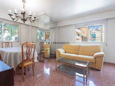 Flat with balcony to rent in Dr Carlos Caballe Lancry