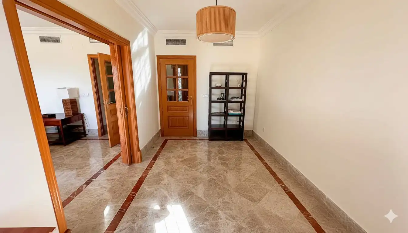 Casa adosada de alquiler en Marbella con Aire acondicionado, Jardín privado y Terraza