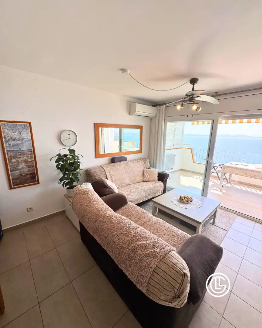 Sala d'estar de Apartament en venda en Roses amb Aire condicionat, Calefacció i Terrassa