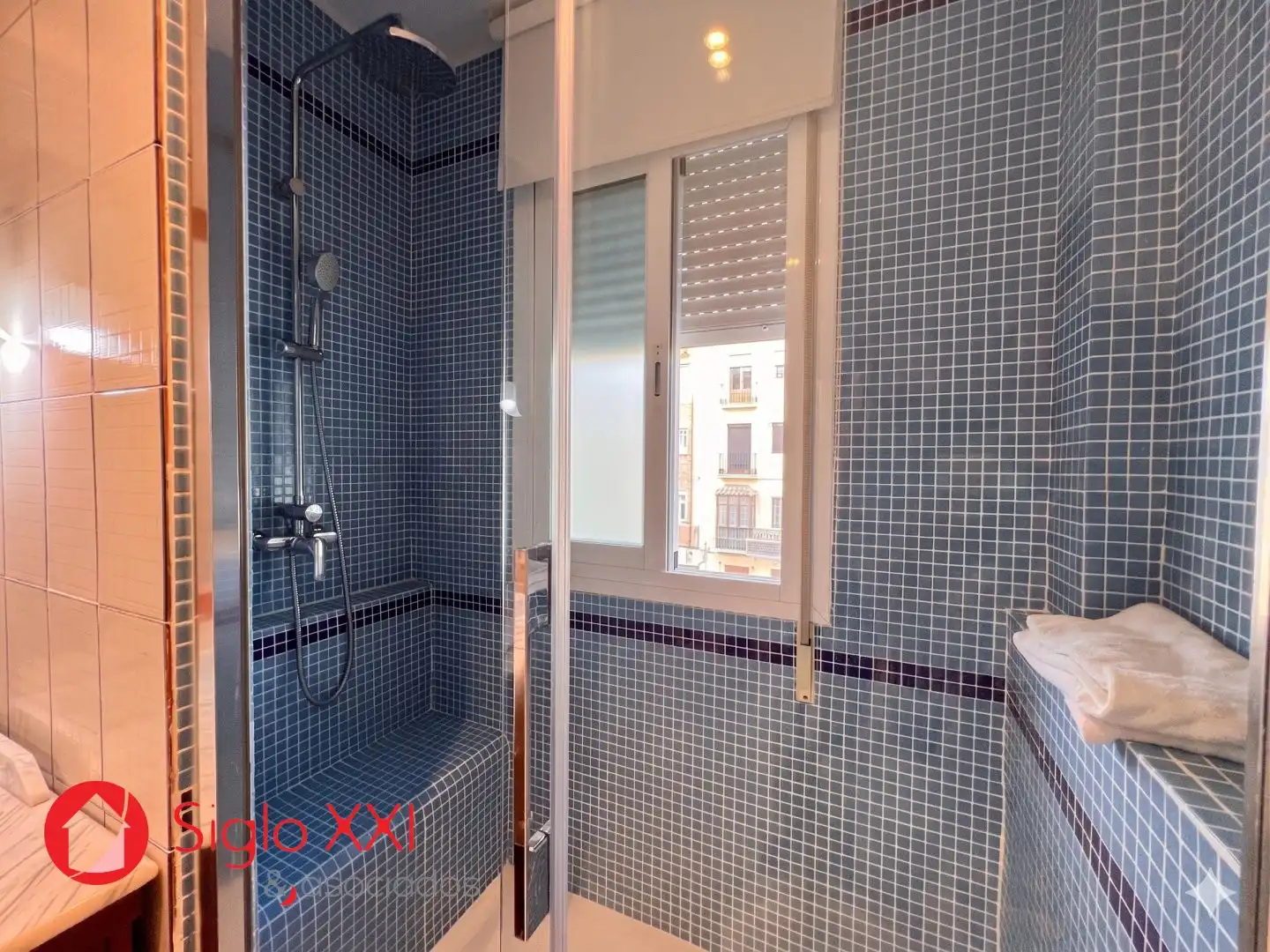 Badezimmer von Einfamilien-Reihenhaus zum Verkauf in Castellón de la Plana / Castelló de la Plana mit Klimaanlage, Heizung und Terrasse