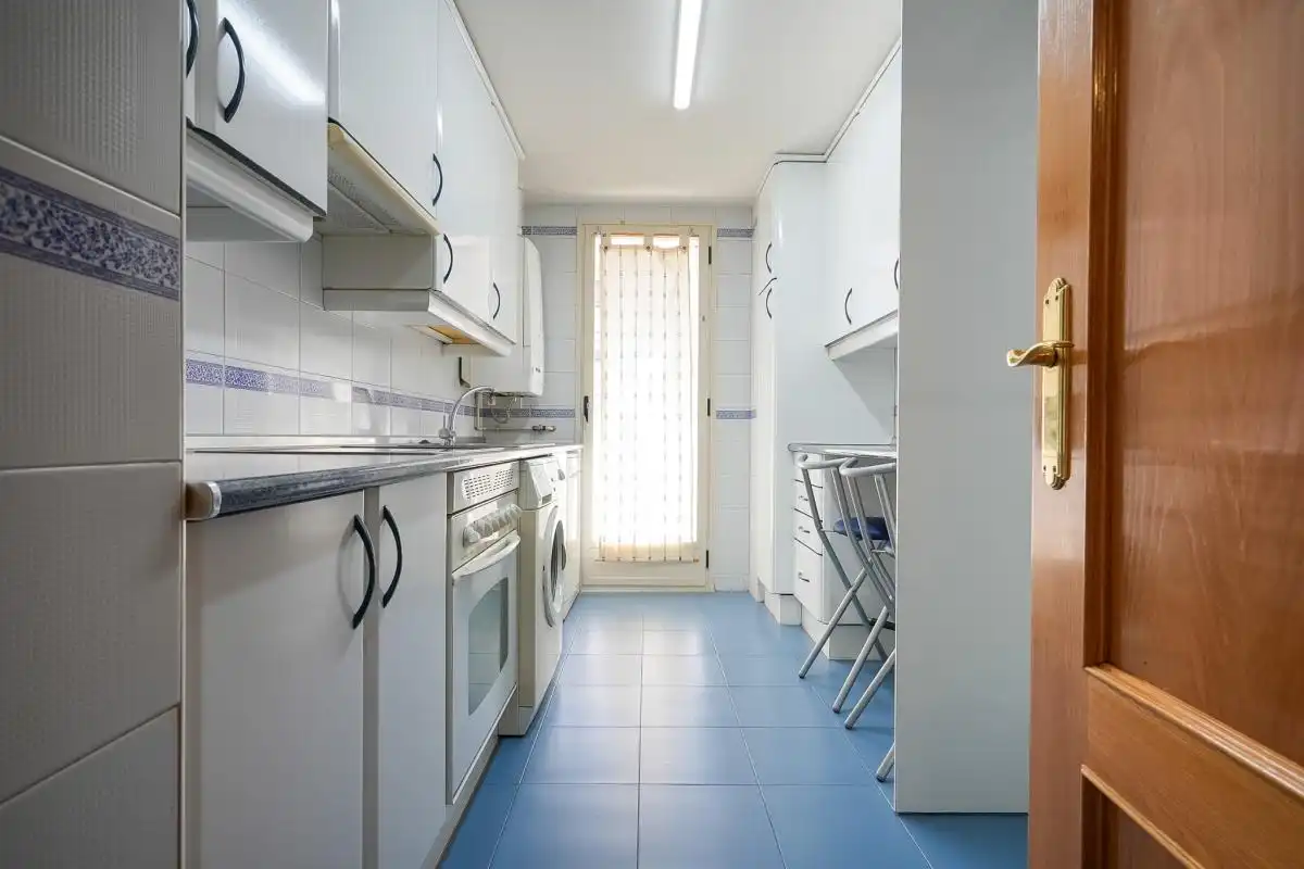 Cuina de Pis de lloguer en Madrid amb Aire condicionat, Calefacció i Terrassa