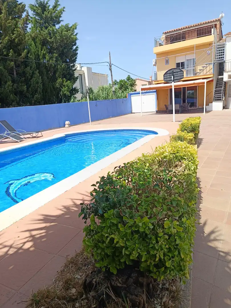 Casa amb terrassa en venda a Les Tres Cales