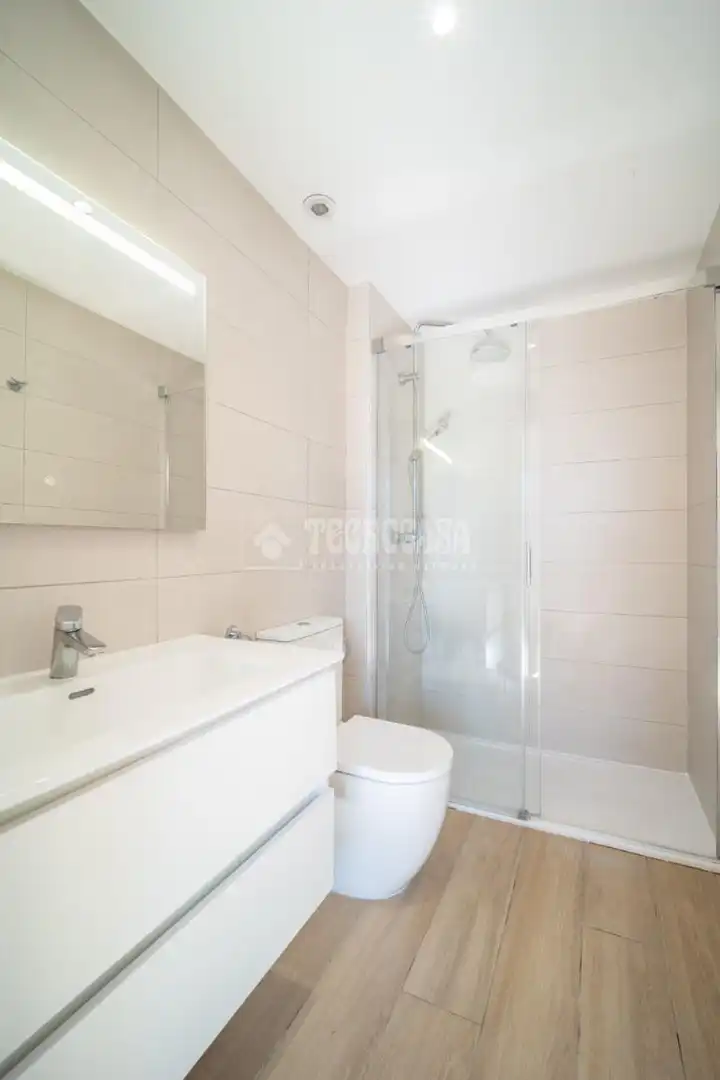 Baño de Piso de alquiler en Rivas-Vaciamadrid con Calefacción, Alarma y Domótica