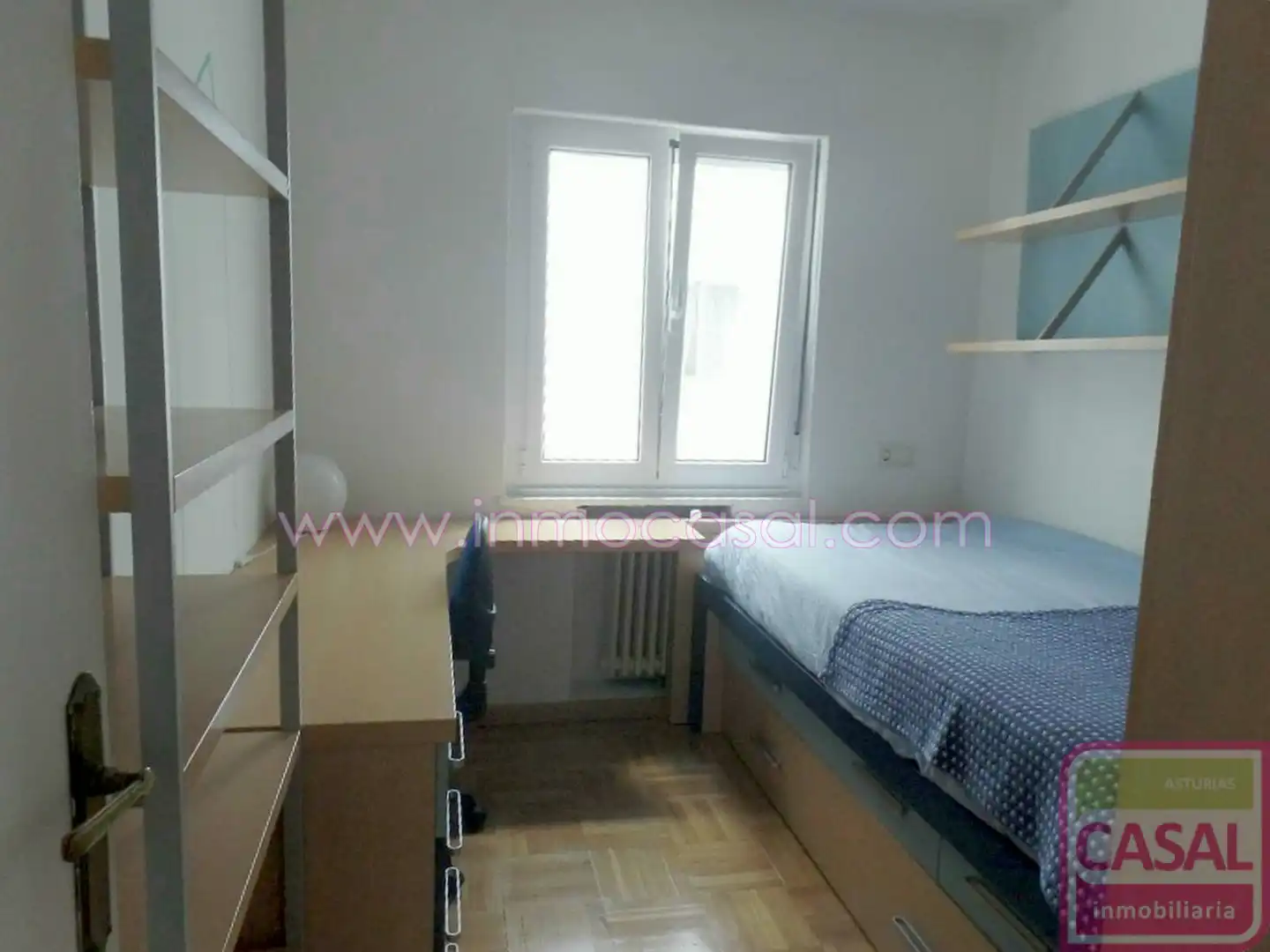 Habitación de Piso de alquiler en Oviedo  con Calefacción, Terraza y Amueblado