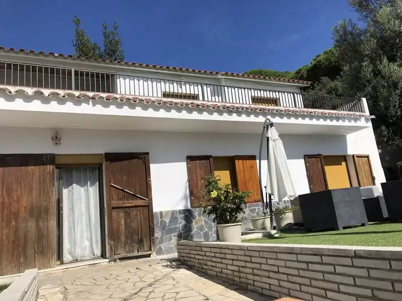 Detached house for sale in Carrer Montnegre, imagen 2