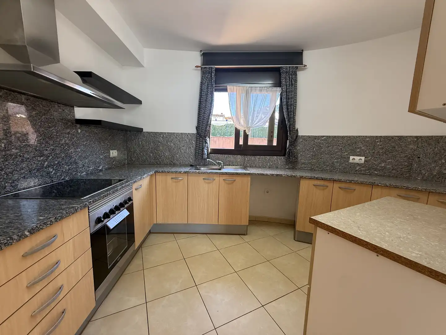 Piso con ascensor en venta en Carrer Cap Norfeu 72 0 3 3 72, imagen 9