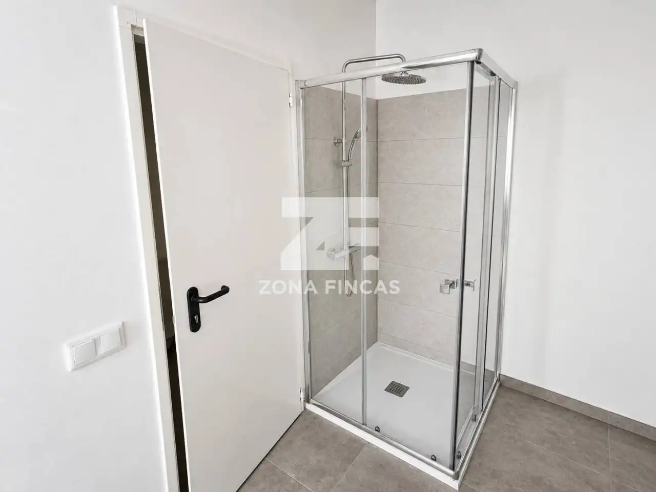 Badezimmer von Wohnung zum Verkauf in Badalona mit Klimaanlage, Heizung und Terrasse