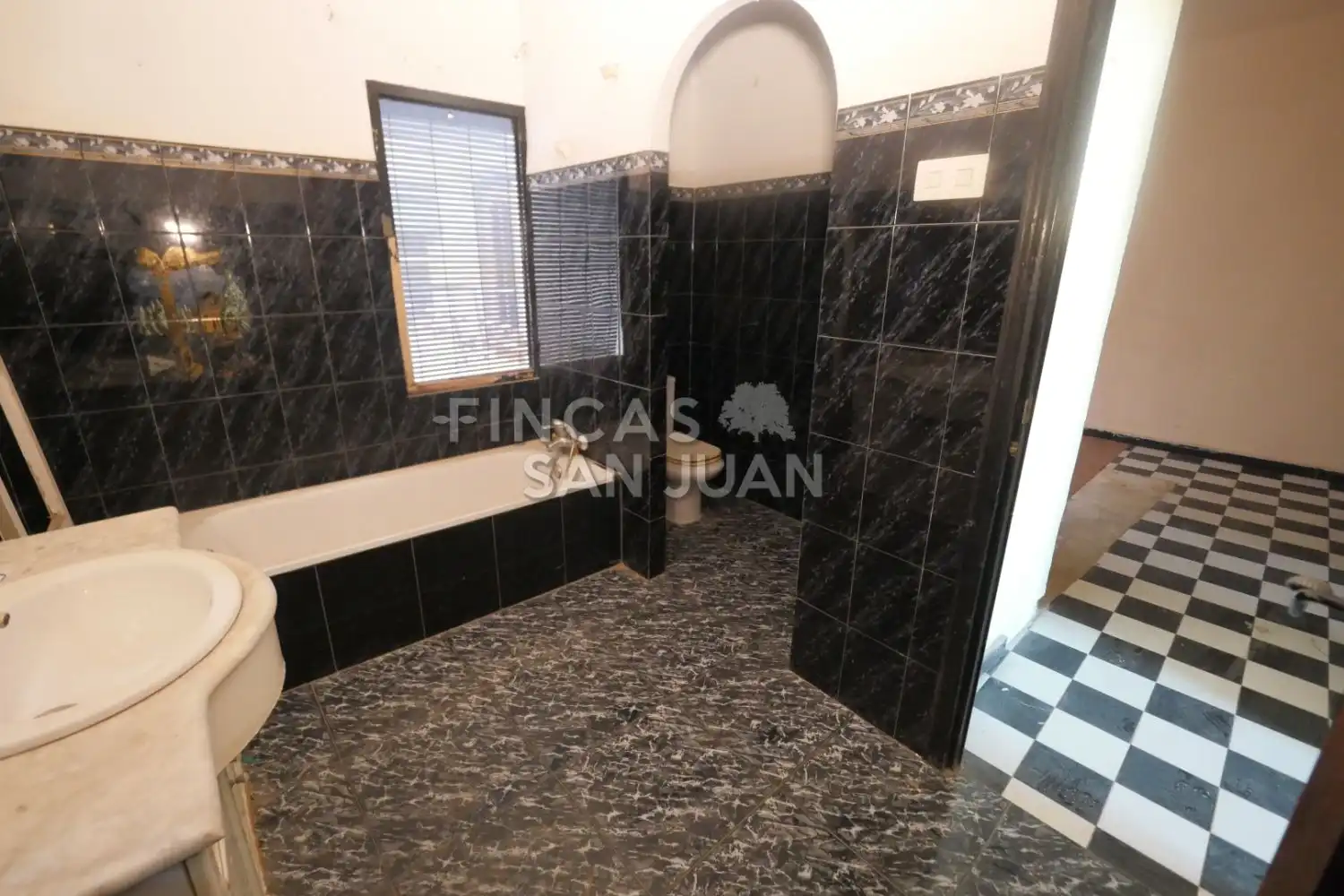 Baño de Piso en venta en Crevillent con Balcón
