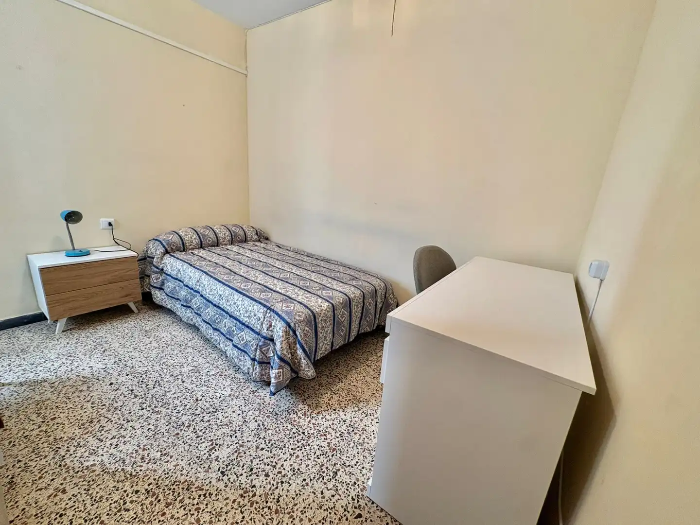 Habitación de Piso de alquiler en San Vicente del Raspeig / Sant Vicent del Raspeig con Amueblado, Lavadora y Microondas