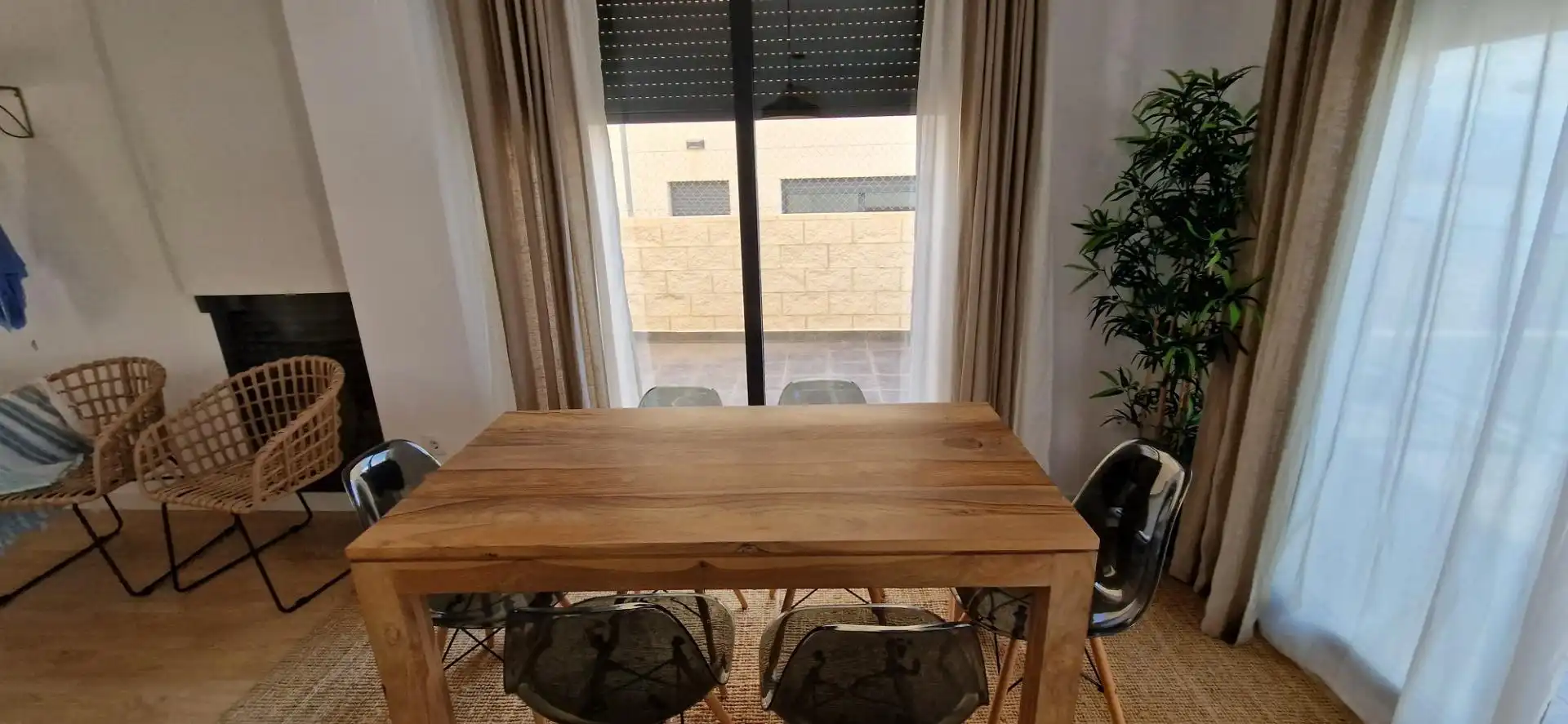 Esszimmer von Einfamilien-Reihenhaus zum Verkauf in Cullera mit Klimaanlage, Privatgarten und Terrasse