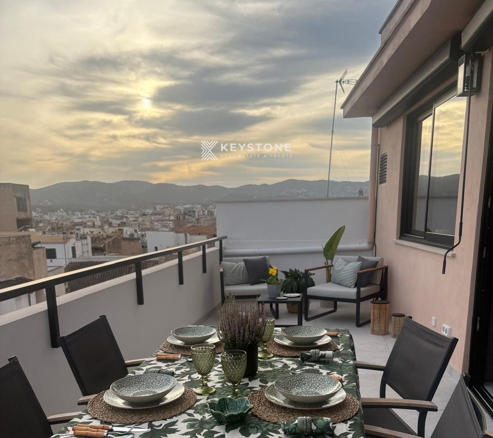 Terrassa de Pis de lloguer en  Palma de Mallorca amb Aire condicionat, Calefacció i Terrassa