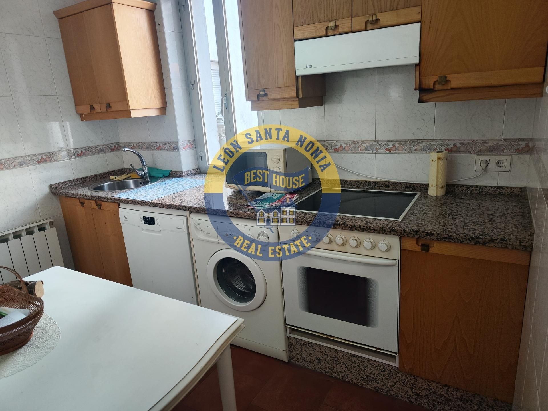 Cuina de Pis en venda en León Capital  amb Calefacció