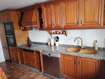 Kitchen of Duplex for sale in Estepona