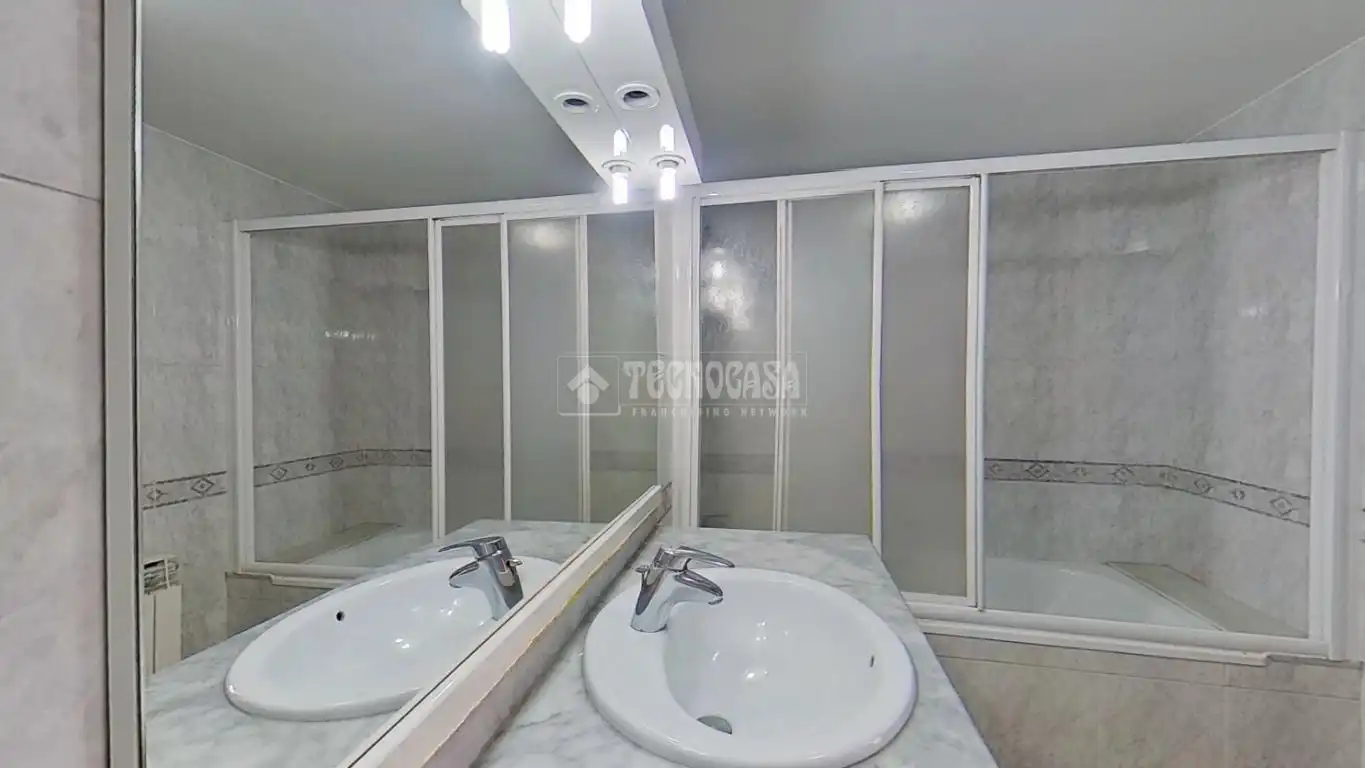 Baño de Piso en venta en Manresa con Aire acondicionado, Calefacción y Balcón