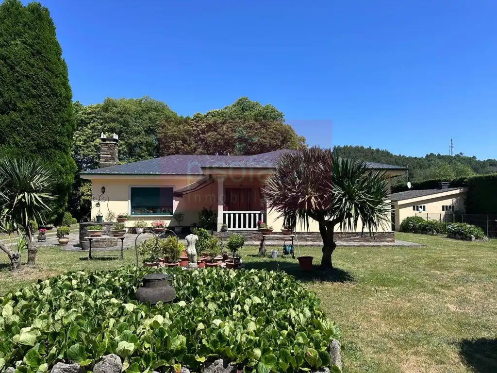 Außenansicht von Haus oder Chalet zum Verkauf in Lugo