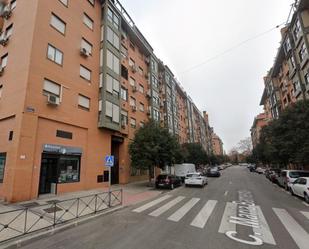 Vista exterior de Pis en venda en  Madrid Capital amb Jardí privat, Balcó i Piscina comunitària