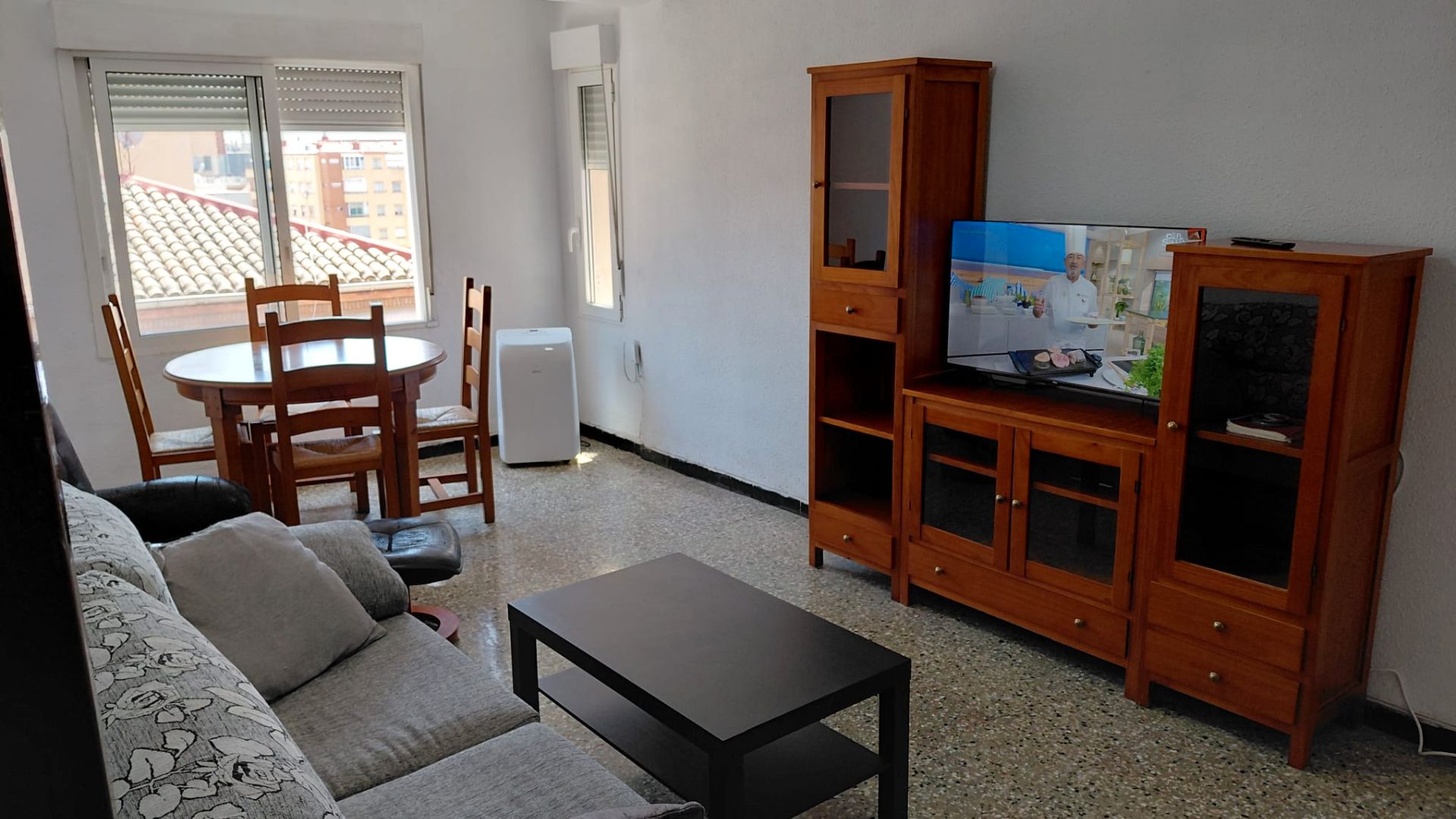 Living room of Flat to rent in  Zaragoza Capital  with Air Conditioner, Heating and Furnished