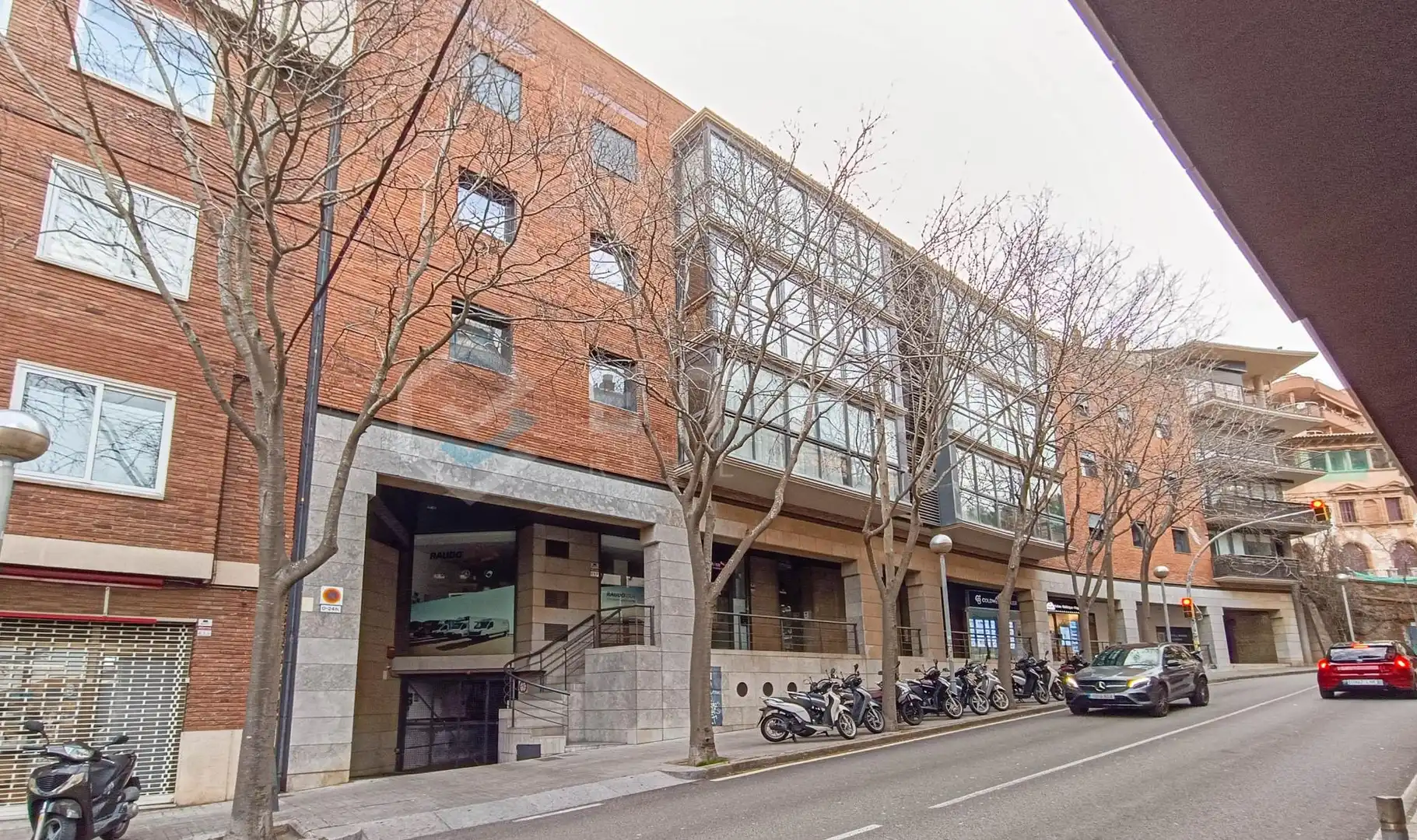 Außenansicht von Wohnung zum Verkauf in Barcelona mit Klimaanlage, Heizung und Parkett