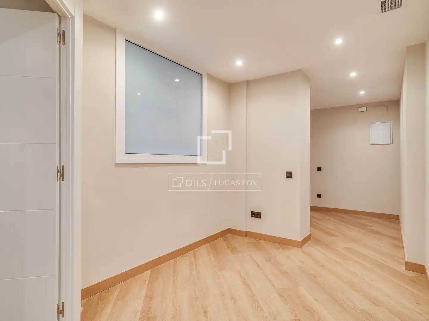 Flat for rent in Barcelona  with Air Conditioner and Parquet flooring