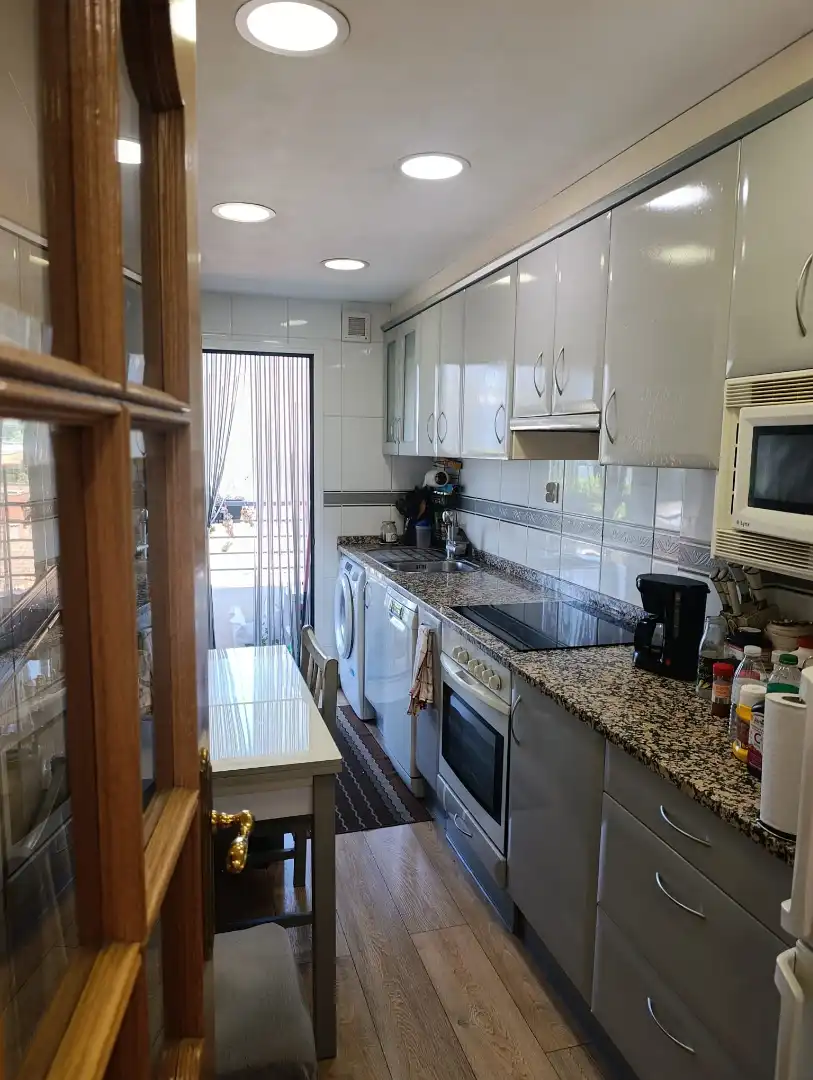 Kitchen of Flat for sale in Zaragoza  with Air Conditioner, Heating and Parquet flooring