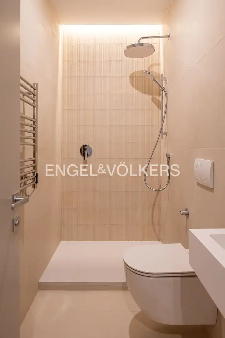 Badezimmer von Wohnung zum Verkauf in Madrid mit Klimaanlage, Heizung und Balkon