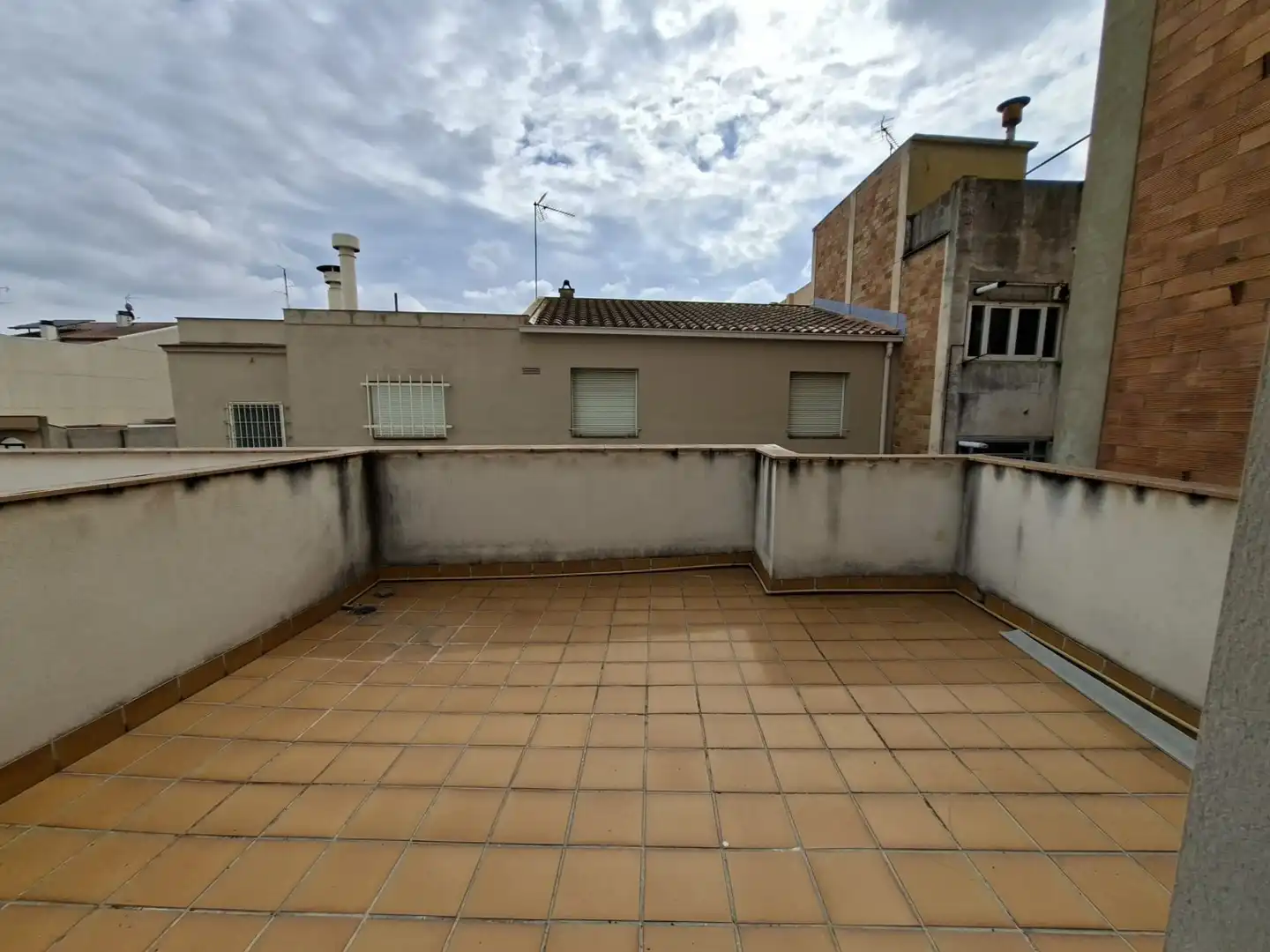 Terrasse von Büro zum Verkauf in Figueres mit Klimaanlage und Heizung